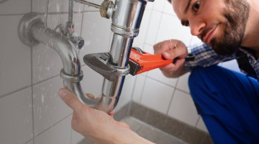 Expert burst pipe repair services in Petersburg, OH